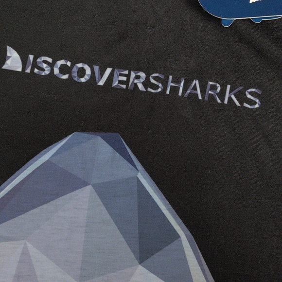 NWT Discover Sharks Large Black Shark Graphic Short Sleeve T-Shirt - Picture 11 of 15